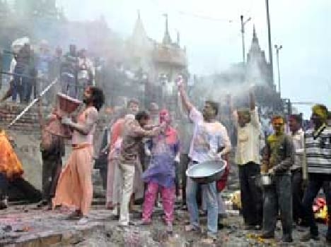 Holi In Manikarnika Ghat 