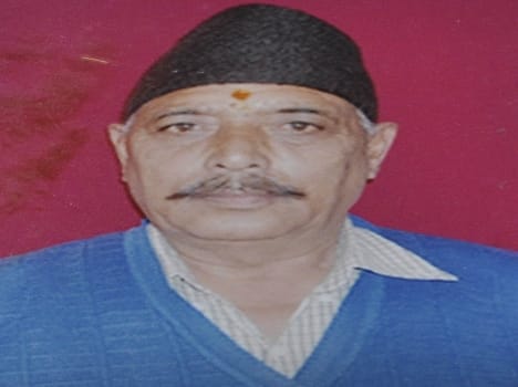 Car falls into ditch, killing Chiefs Association