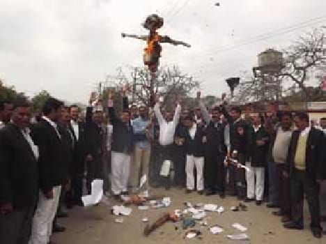 Lawyers blew mannequin of CM