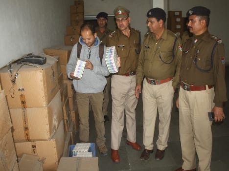 Accused the police investigation of the factory, were suspected chemical