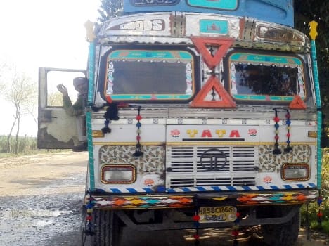Cattle truck full of meat He went to the police to stop