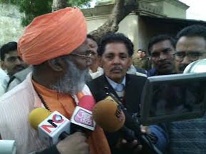 violence in etah district jail