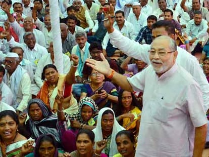 Modi’s brother leads protest against PDS policy.