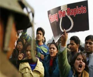 girls students protest against molestation