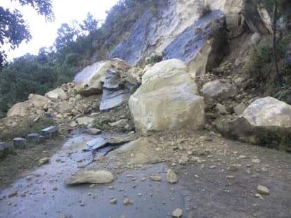 heavy snowfall in himachal, five died.