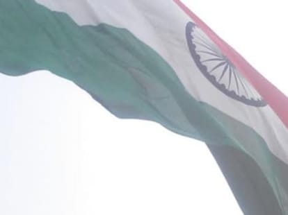 bjp leader to host J&K flag