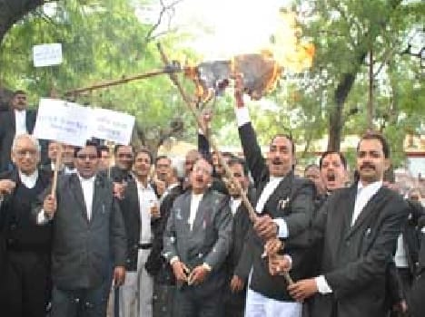 Lawyers blew mannequin CM