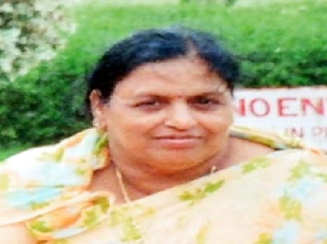 The knock of swine flu in the district , the woman 's death