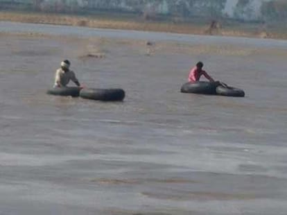 5 Farmers extracted by helicopter caught in river