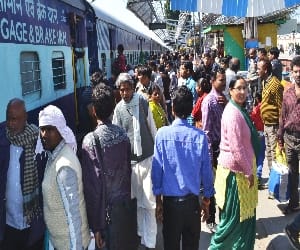 After Holly started to return , the trains were full
