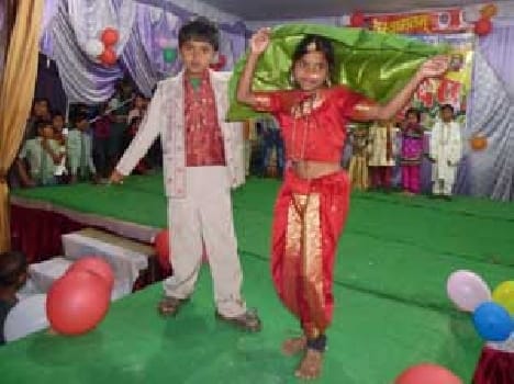 Has won the hearts of the children to the catwalk