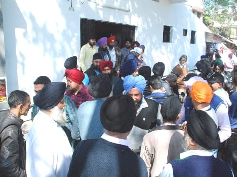 Sriguru Gurdwara Singh Sabha adjourned general meeting, the two sides dispute