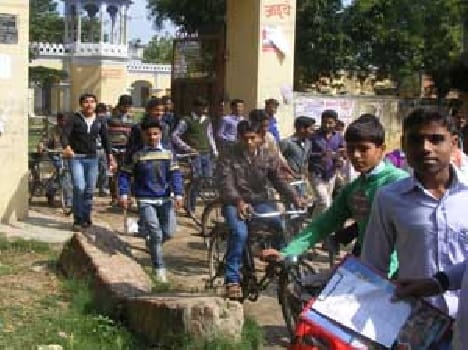 Students Rstiket 1949 left the exam