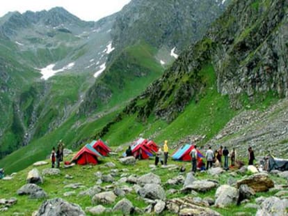 shrikhand yatra starts in himachal.