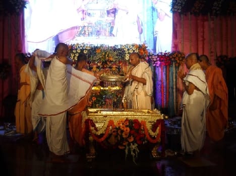 relegious functin in vrindavan chandroday mandir