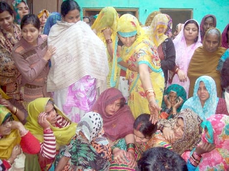 road accident in lakheempur khiri