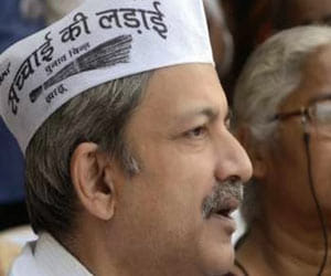 mayank gandhi blog and dispute among aam aadmi party leaders