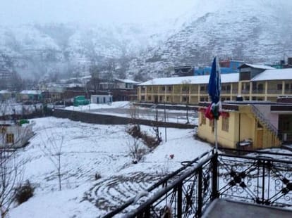 fresh snowfall in parts of kashmir