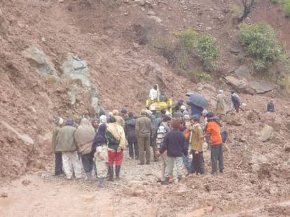 25 families homeless due to landslide