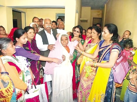Do female honor , son and daughter in a similar