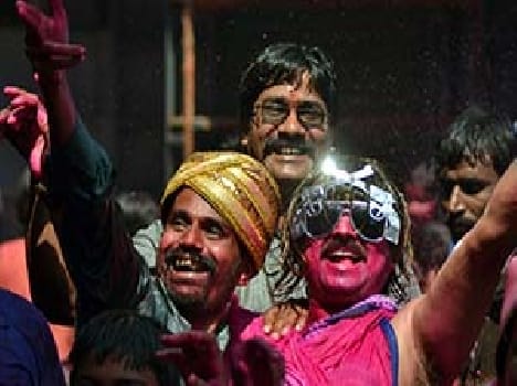 holi