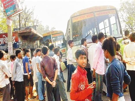 Bhidin roadways buses to overtake , survived passenger