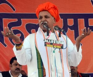 mufti should contest next election in pakistan says togadia