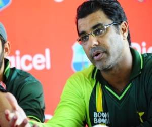 pak coachn Waqar Youis get angry with media