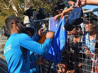 No autographs for players during play: BCCI 