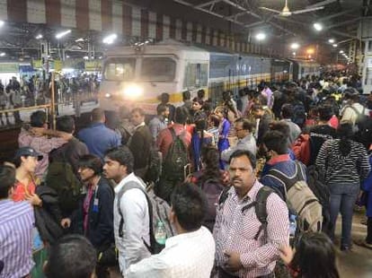 facility: take ticket  for destination from train tt