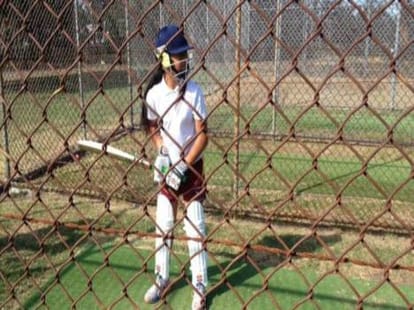 australian girl in boys cricket teem