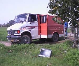 1 crore 40 lakh loot from axis bank cash van