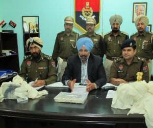 10 million rupees drug smuggling from pakistan, 8 smuggler arrested