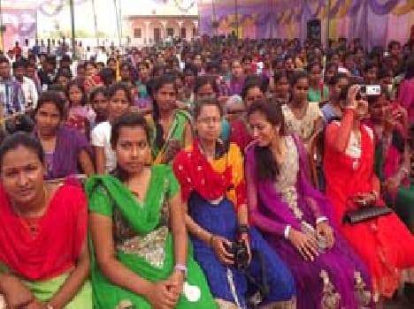 Students fiercely twirled farewell
