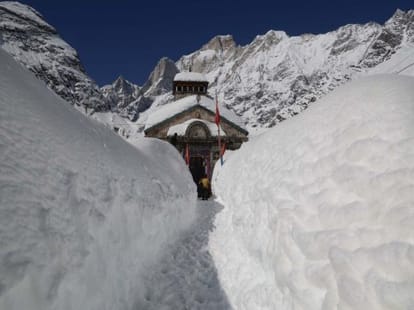 rain and snowfall expected in uttarakhand.