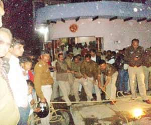 twenty four people fell in well.