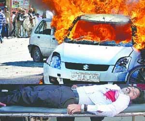 Godkr killing the man with the knife in Gautam Buddha Nagar Modinagar