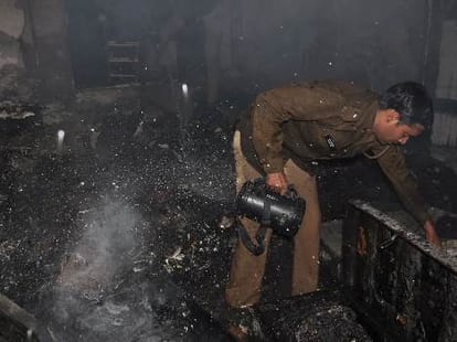 Fire in metro city apartment lucknow