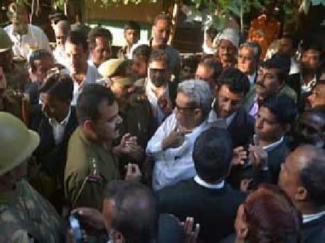 Advocates Vailence At SSP Office