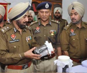 axis bank cash van 1.34 crore robbery case