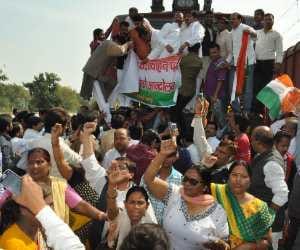 Congress protest against land acquisition bill.