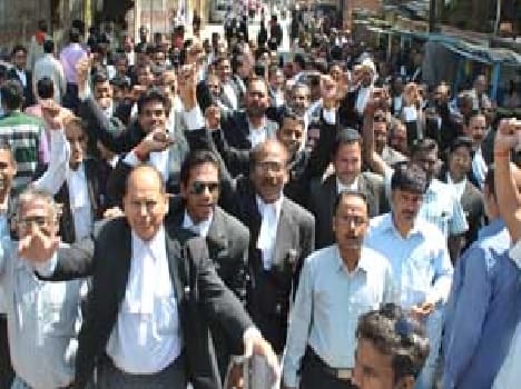 Lawyers did not calm the anger , road blockades