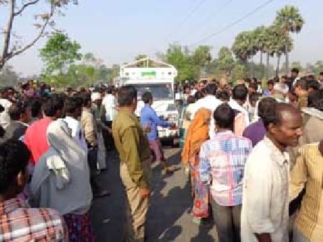 three people died in road accident