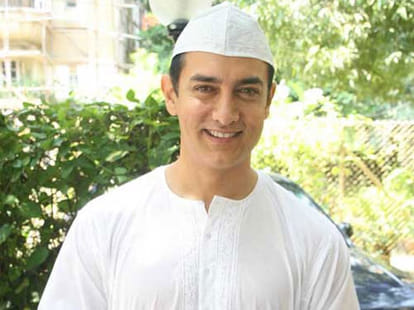 amir khan is looking for a singer
