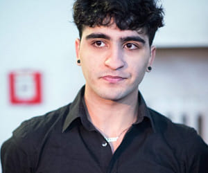 father tried to kidnap his gay son and forced for marriage
