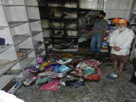 Short circuit fire in the clothes shop