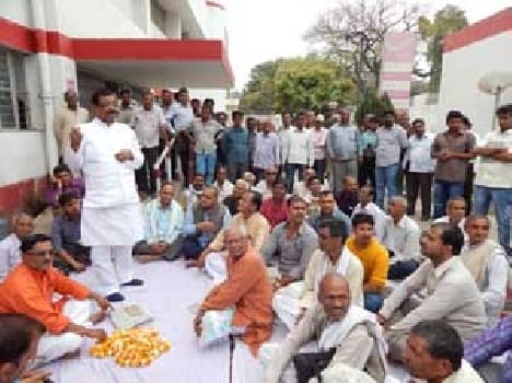 Mp will raise issues of dak sevak in parliament