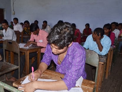 Students face problem on scholorship issue.