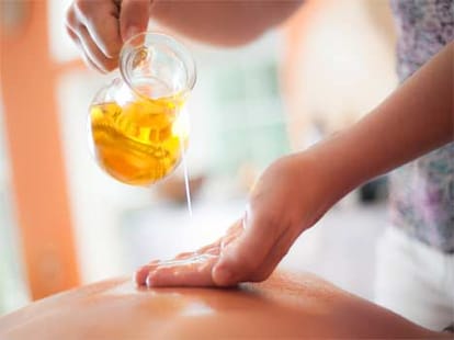 oil massage according to shastra