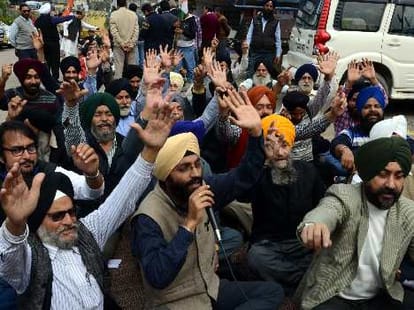 protest against bjp pdp govt